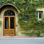 Le Tre Vaselle & Hotel Torgiano