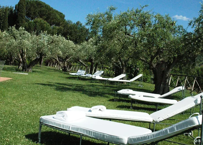 Otel Le Tre Vaselle & Torgiano